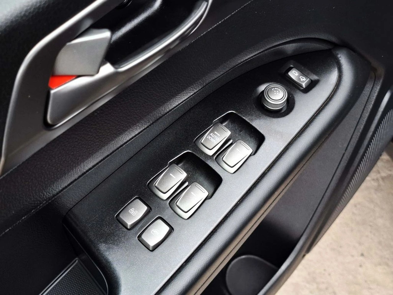 SsangYong MUSSO 2.2 4X2 MT 2024 - Imagen 13 de 20