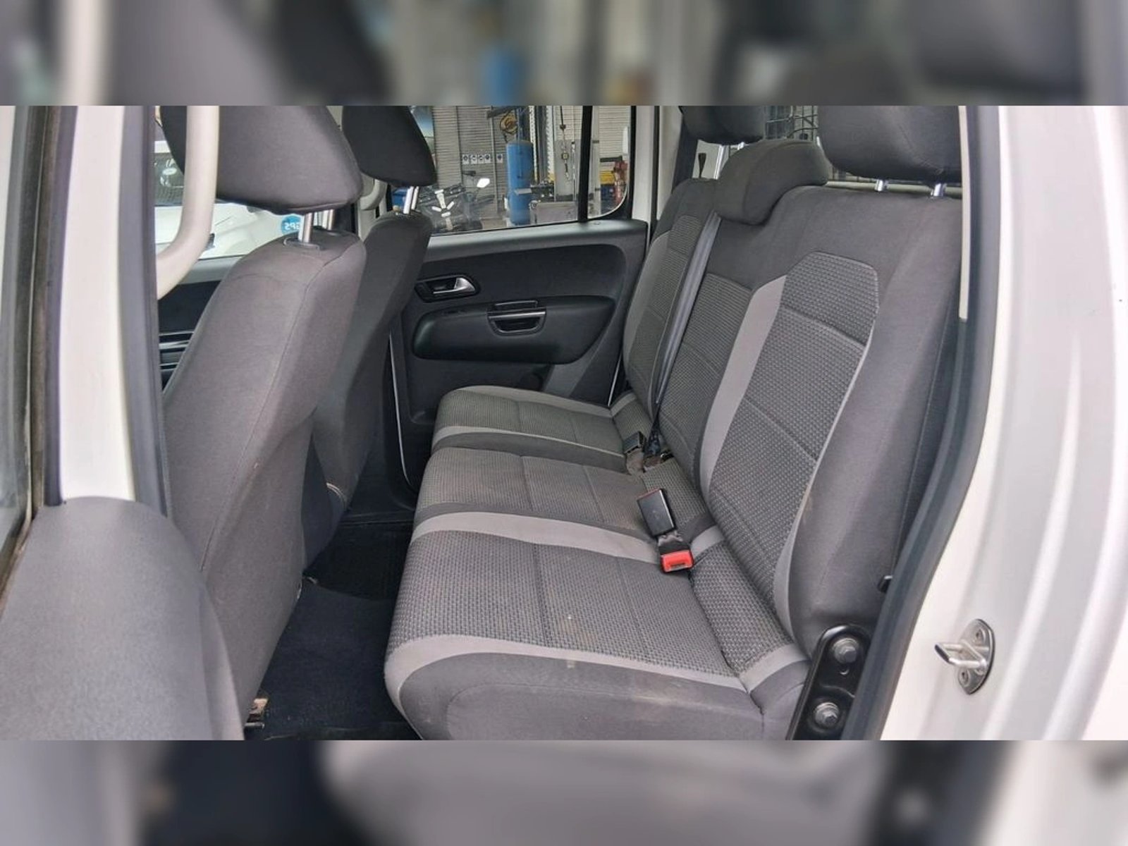 VOLKSWAGEN AMAROK 2.0 TRENDLINE DIESEL 4MOTION 4X4 DOB. CAB. MT 4P 2023 - Imagen 18 de 19