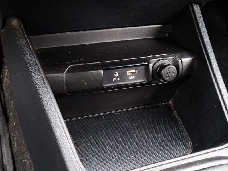 Kia SOLUTO 1.4 2022 - Imagen 19 de 20