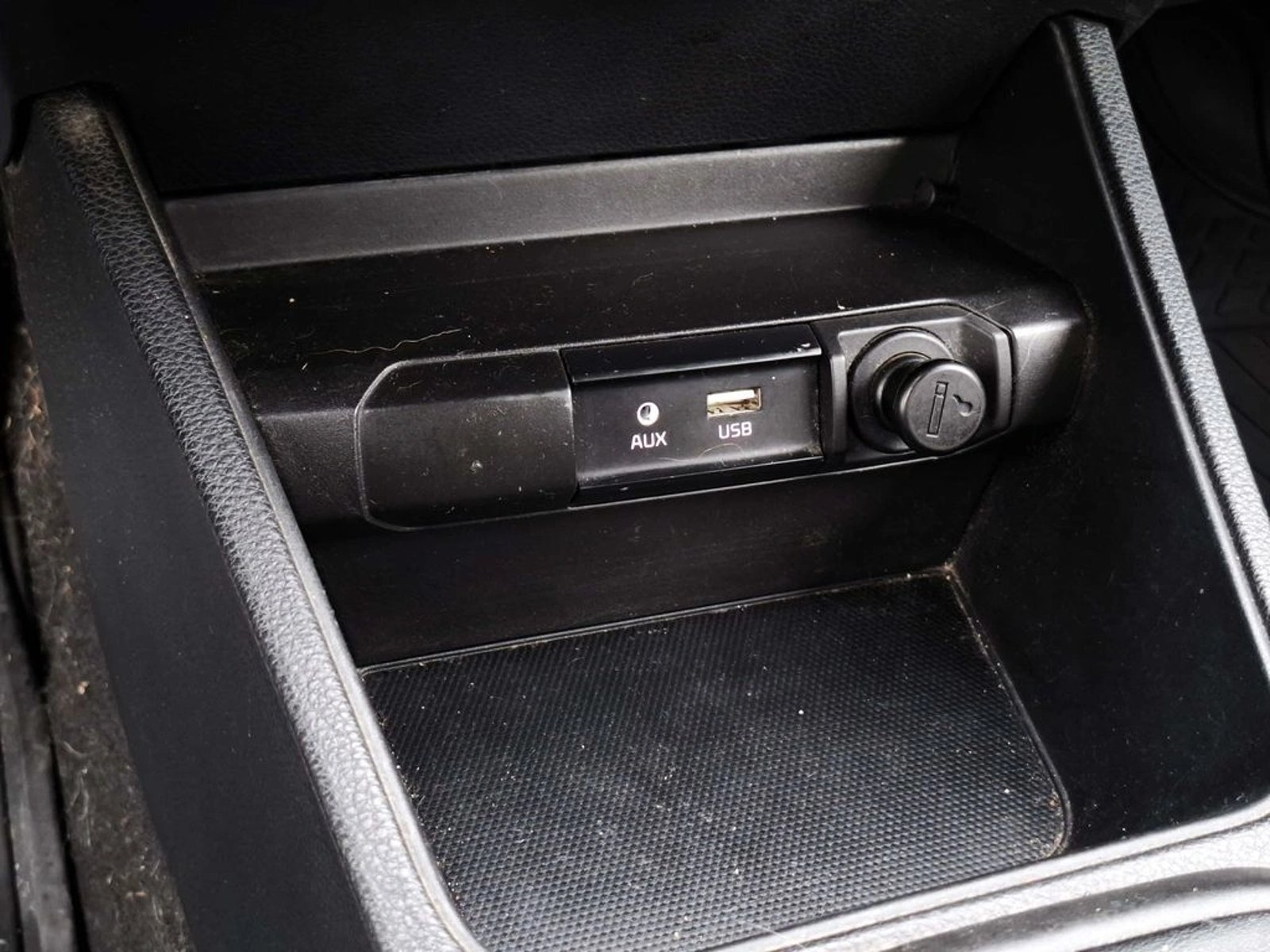 Kia SOLUTO 1.4 2022 - Imagen 19 de 20