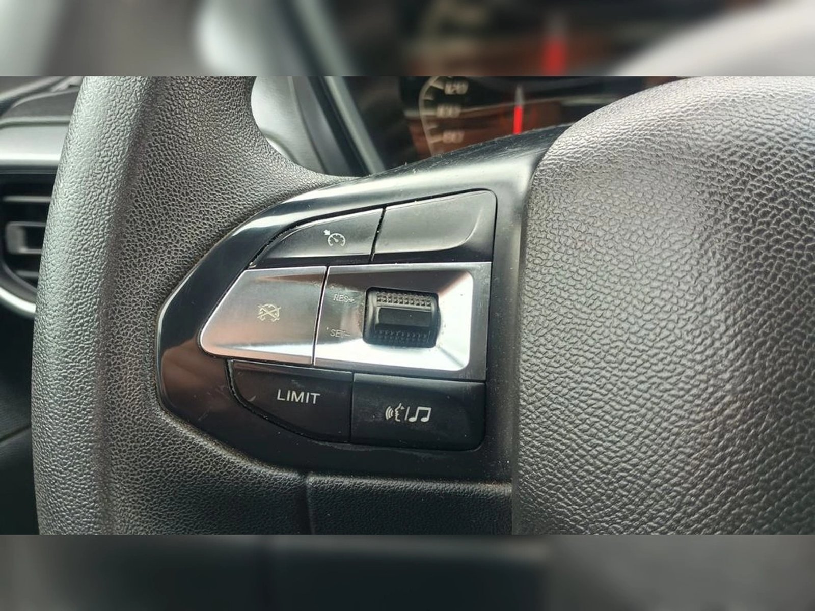 PEUGEOT LANDTREK 1.9 ACTIVE HDI DIESEL 4X2 150 HP MT 4P 2023 - Imagen 11 de 12