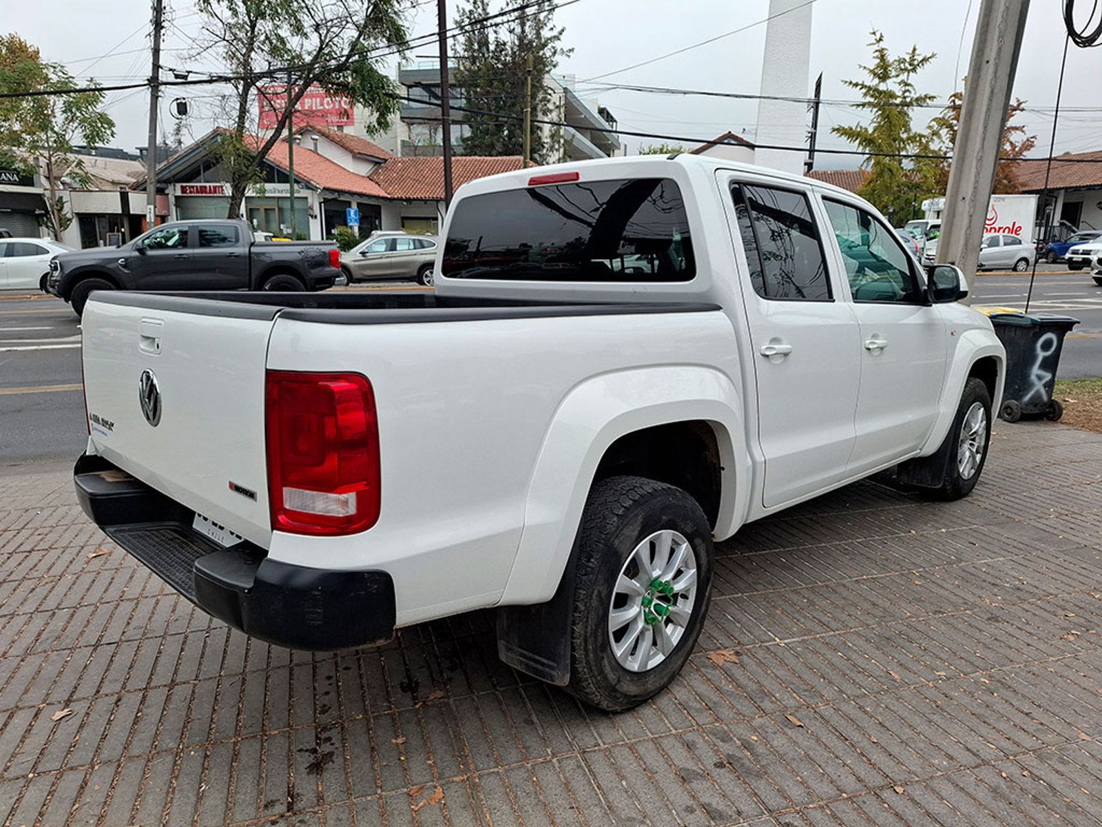 VOLKSWAGEN AMAROK 2.0 TRENDLINE 2023 - Imagen 6 de 20