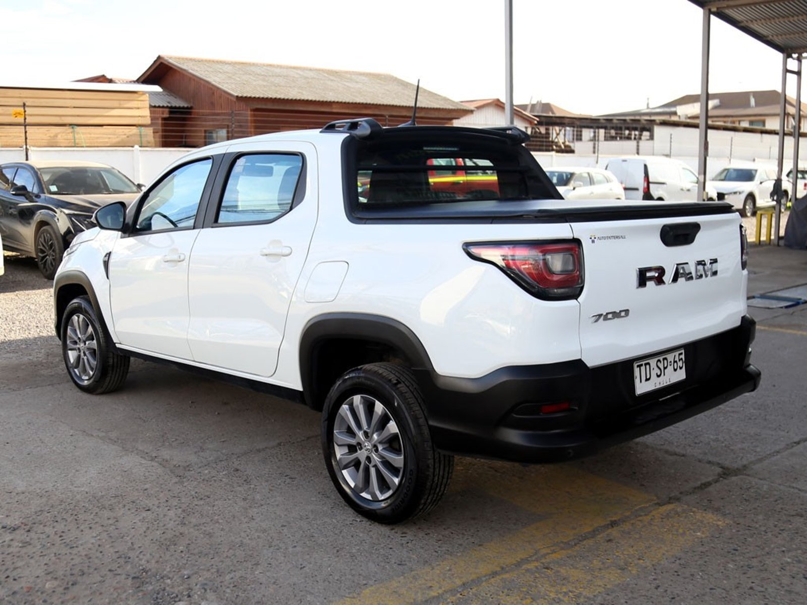 RAM 700 BIGHORNE DCAB 1.3 2024 - Imagen 9 de 20