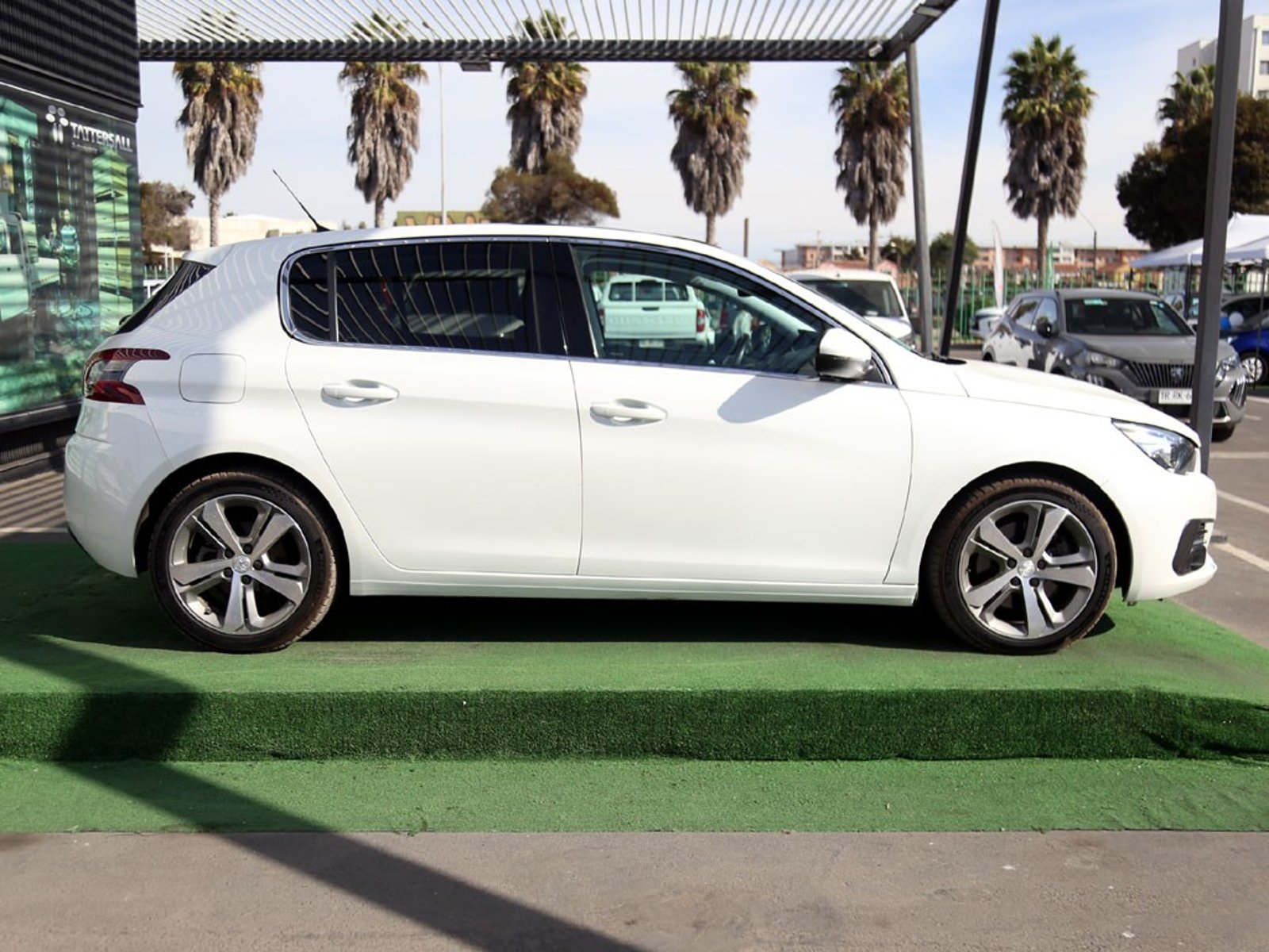 PEUGEOT 308 1.6 ALLURE PACK THP 4X2 165 EAT6 5P 2021 - Imagen 4 de 20