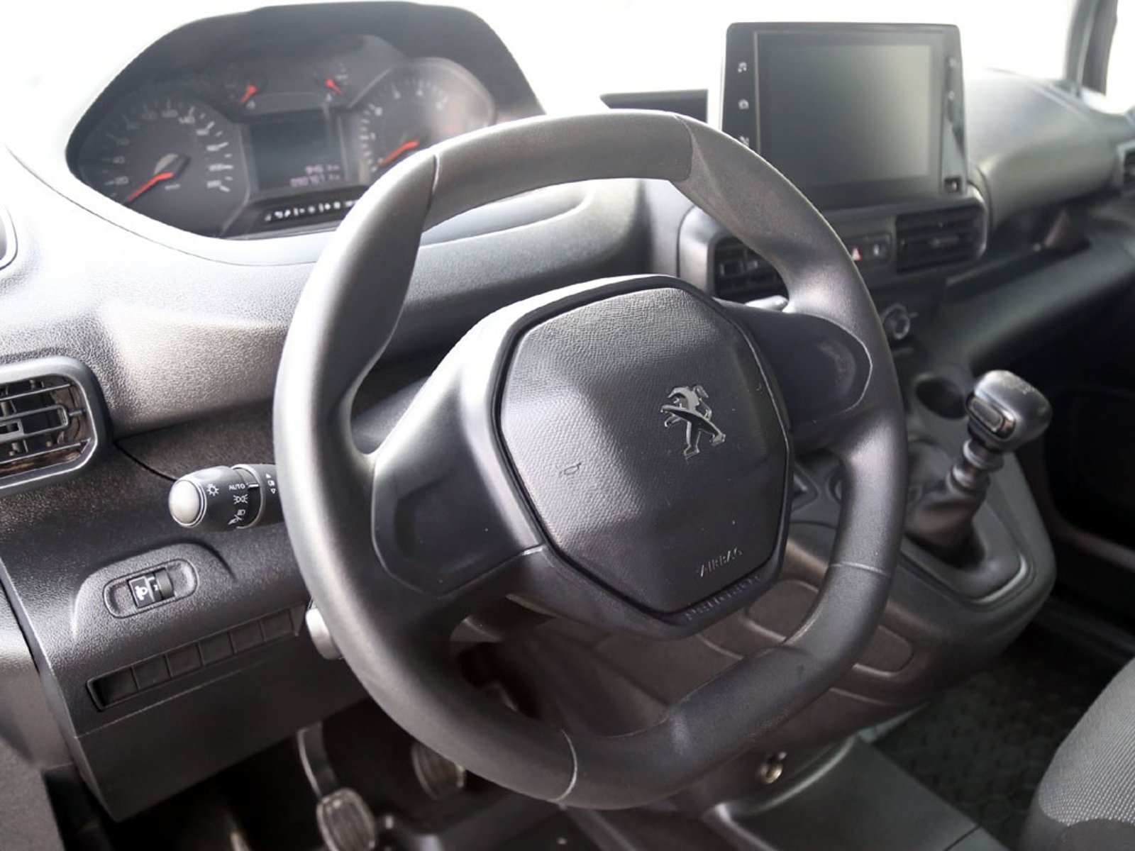 Peugeot PARTNER 1.5 L1 MT DIESEL 2024 - Imagen 15 de 20