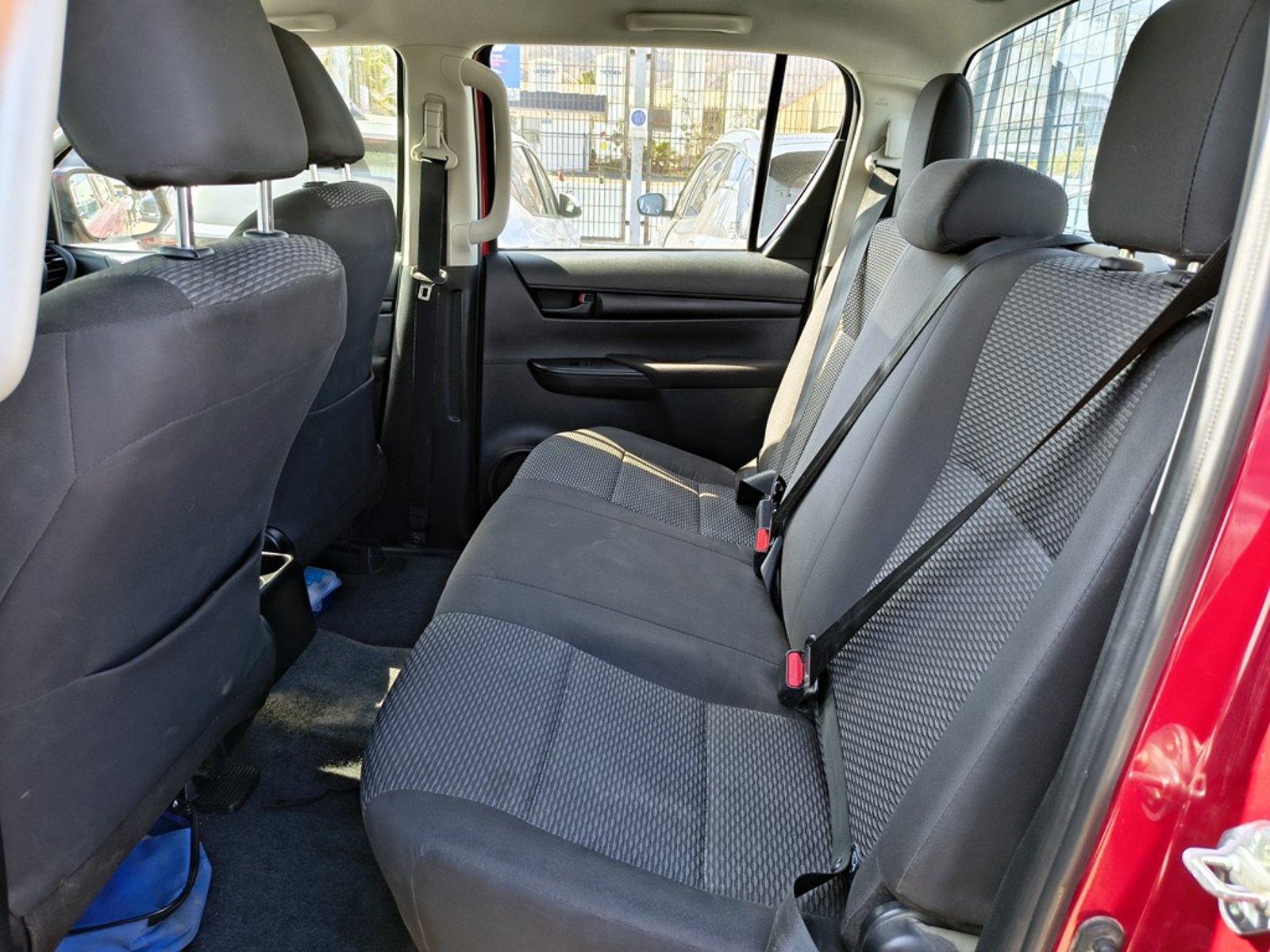 TOYOTA HILUX 2.4 DX DIESEL 4x2 2022 - Imagen 18 de 20
