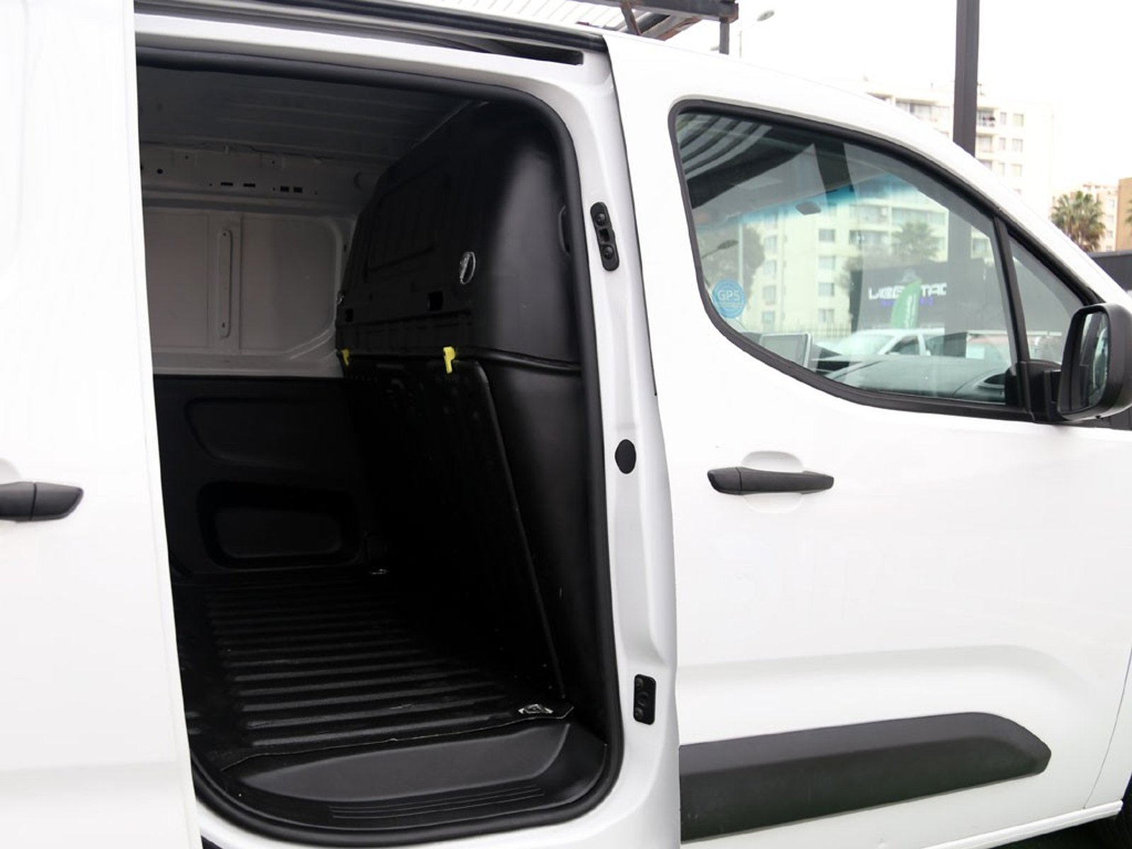 PEUGEOT PARTNER 1.5 L1 HDI DIESEL 2024 - Imagen 7 de 20