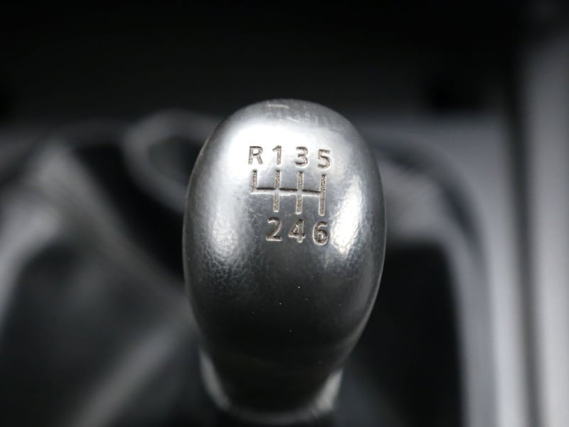 Mitsubishi L200 L200 KATANA 4X2 DIESEL 2023 - Imagen 16 de 19