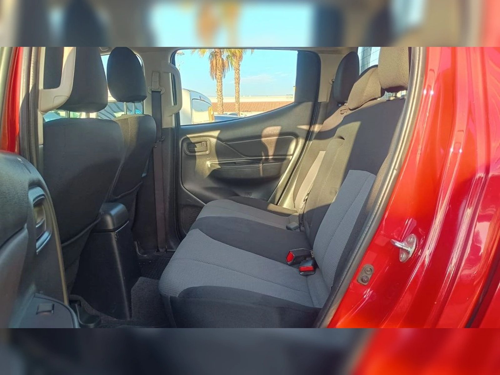 MITSUBISHI L200 2.4 KATANA CRT DIESEL  4X4 MT 4P 2022 - Imagen 9 de 12