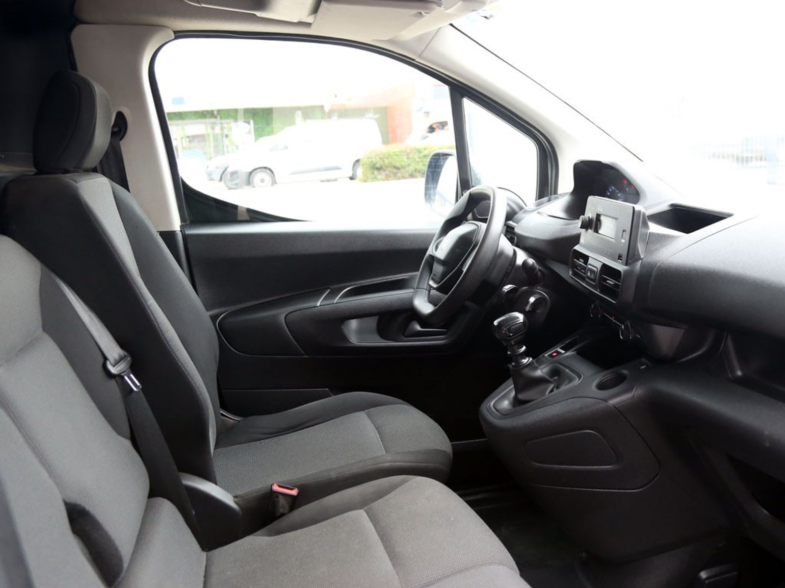 Peugeot PARTNER 1.5 L1 HDI DIESEL 100HP 4X2 MT 5P 2023 - Imagen 18 de 20