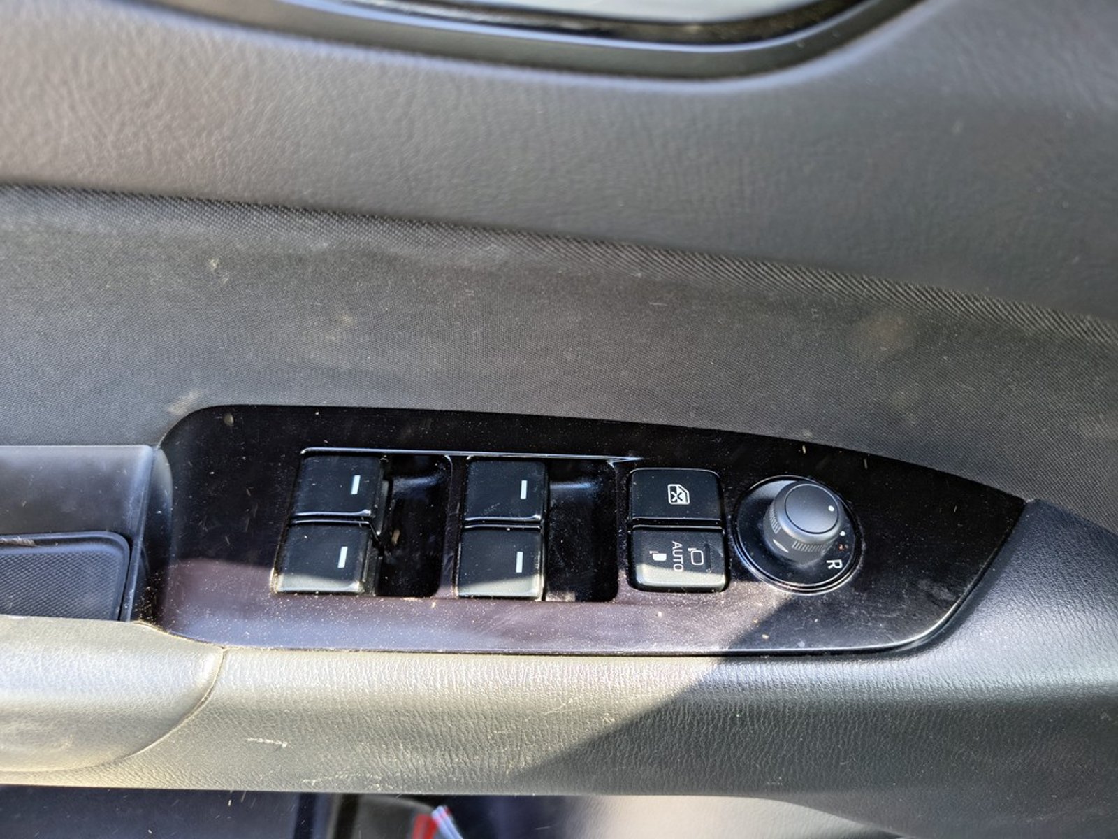 MAZDA CX-5 2.0 Gasolina 4x4 T/A 2024 - Imagen 8 de 18