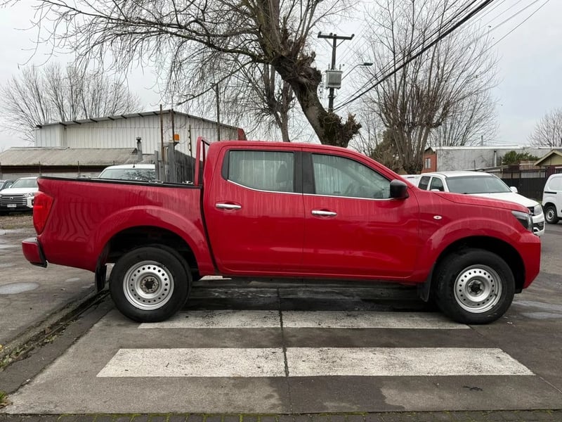 Nissan NAVARA 2.3 SE 4X2 MT 2022 - Imagen 4 de 16