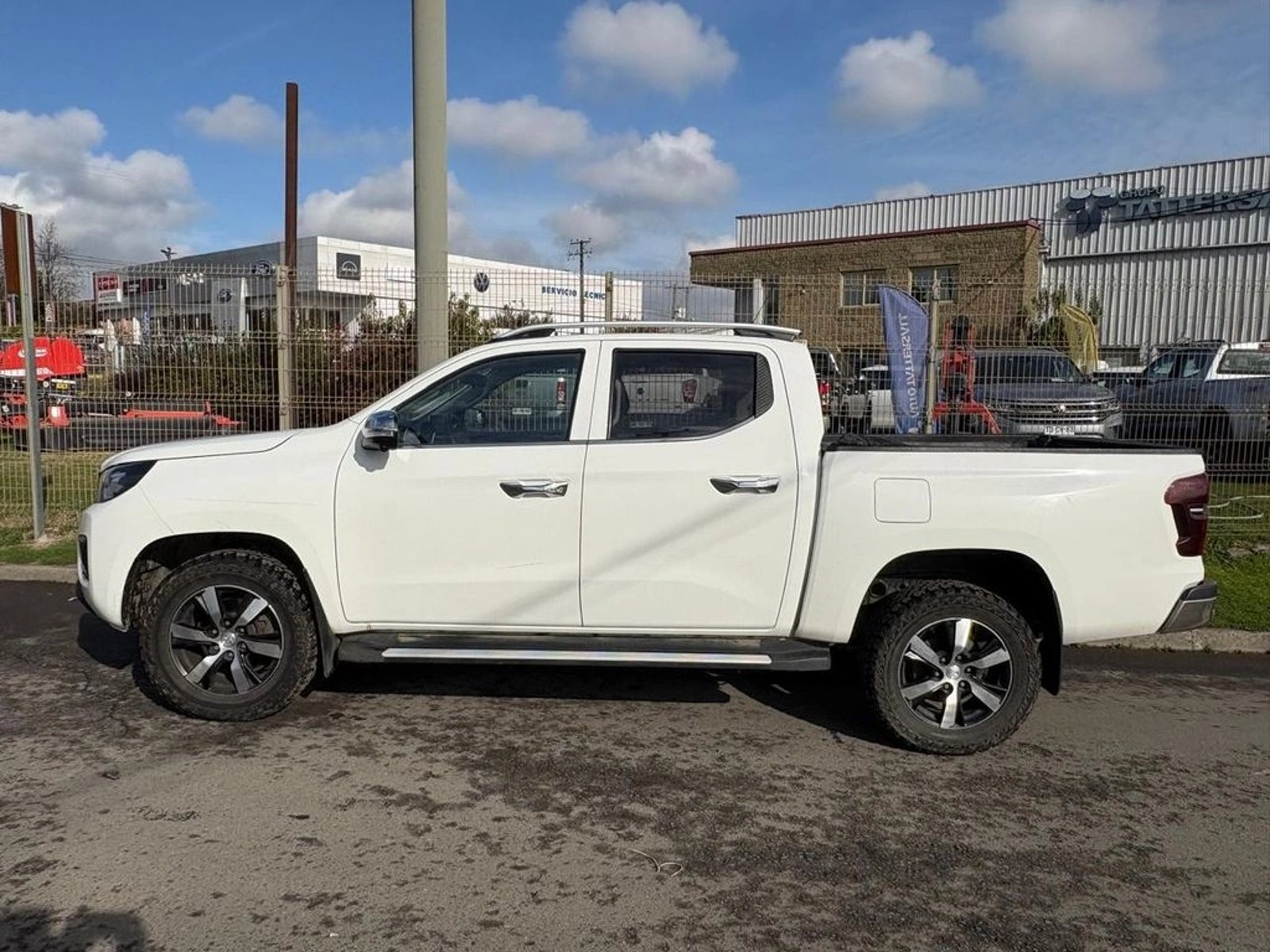 PEUGEOT LANDTREK 1.9 4X4 MT 2023 - Foto 4 de 12