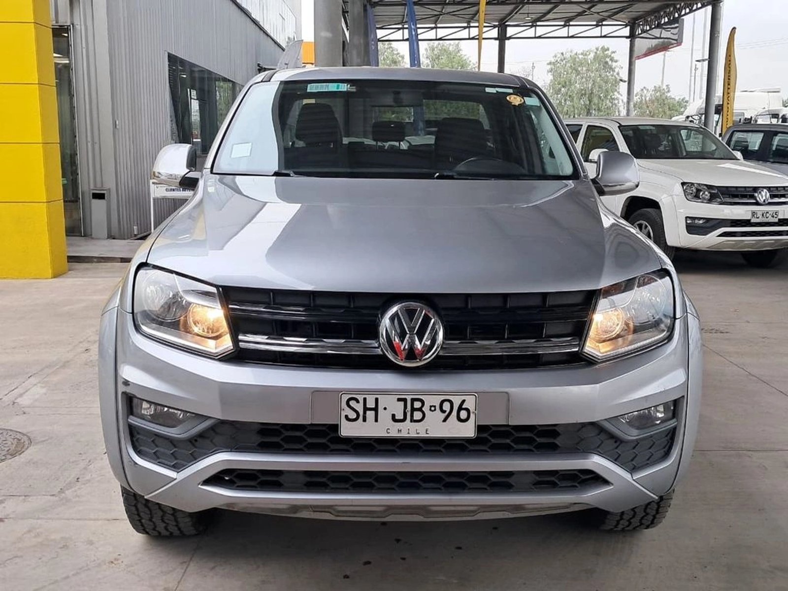 Volkswagen AMAROK COMFORTLINE 4X4 DC AT 2023 - Foto 3 de 20
