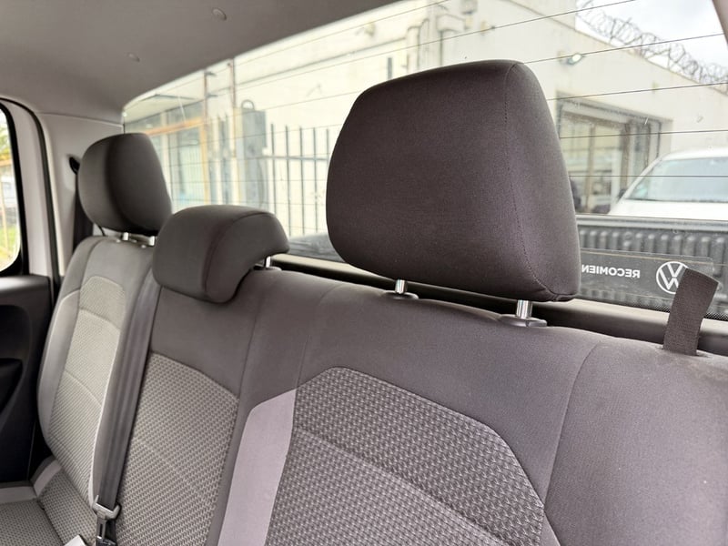 Volkswagen AMAROK 2.0 TRENDLINE 4X4 MT 2023 - Imagen 20 de 20