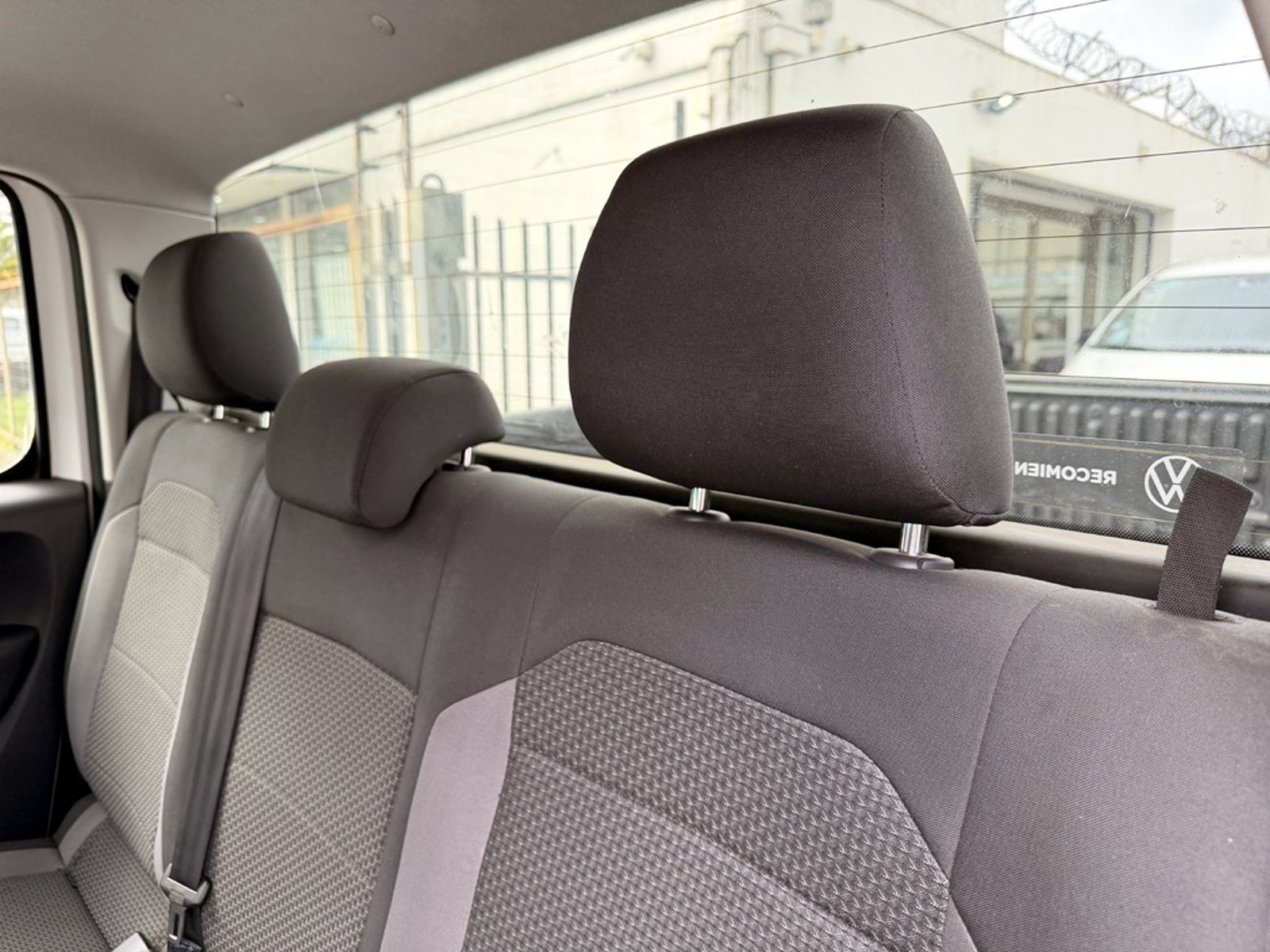 Volkswagen AMAROK 2.0 TRENDLINE 4X4 MT 2023 - Imagen 20 de 20
