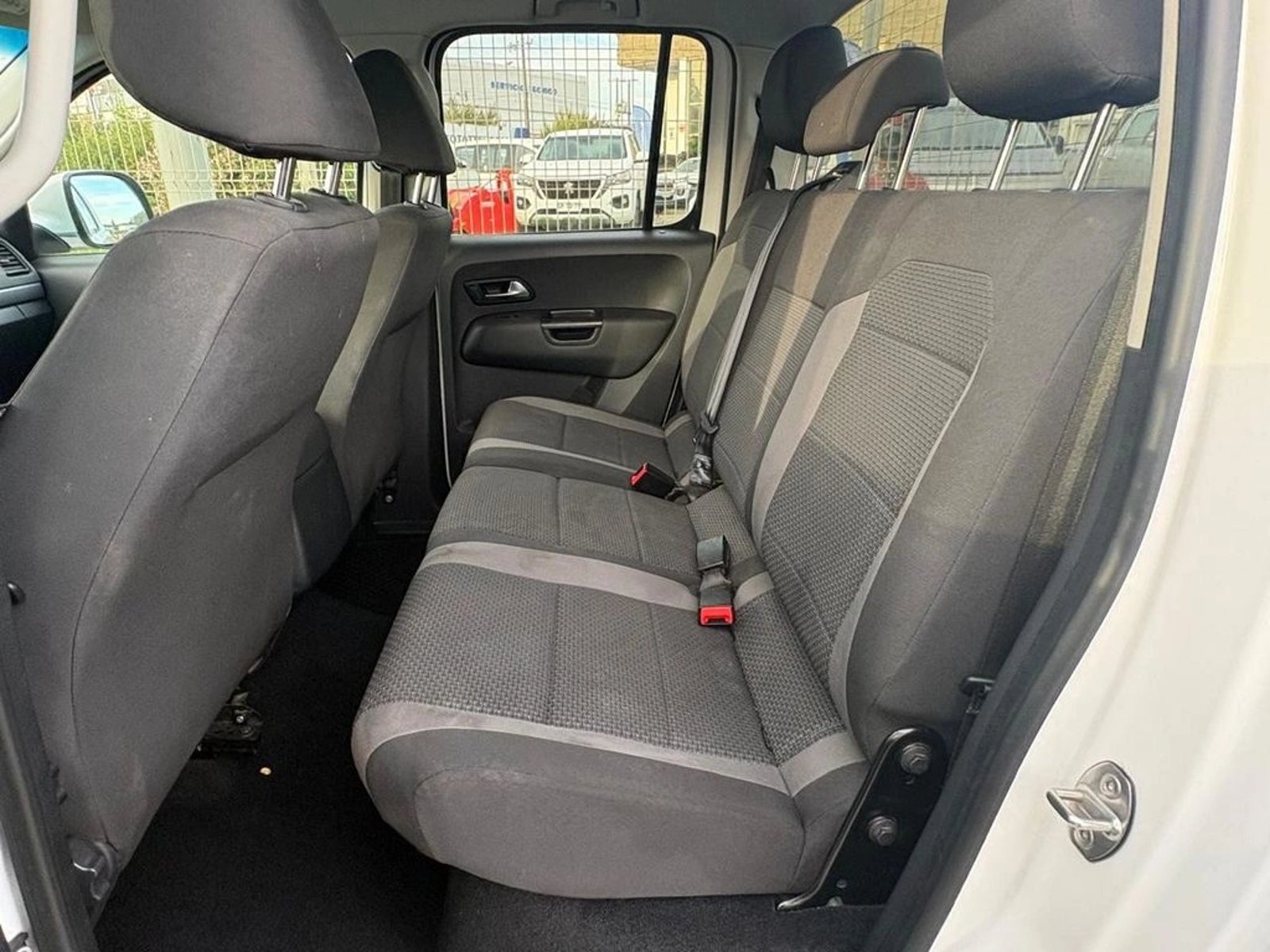 VOLKSWAGEN AMAROK COMFORTLINE 4X4 AUT. 2023 - Imagen 11 de 13