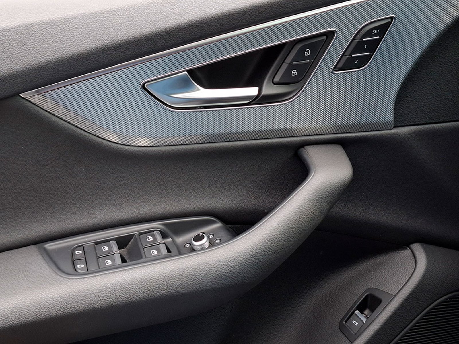 Audi Q7 55 TFSI Quattro 3.0 S line 2023 - Imagen 17 de 20