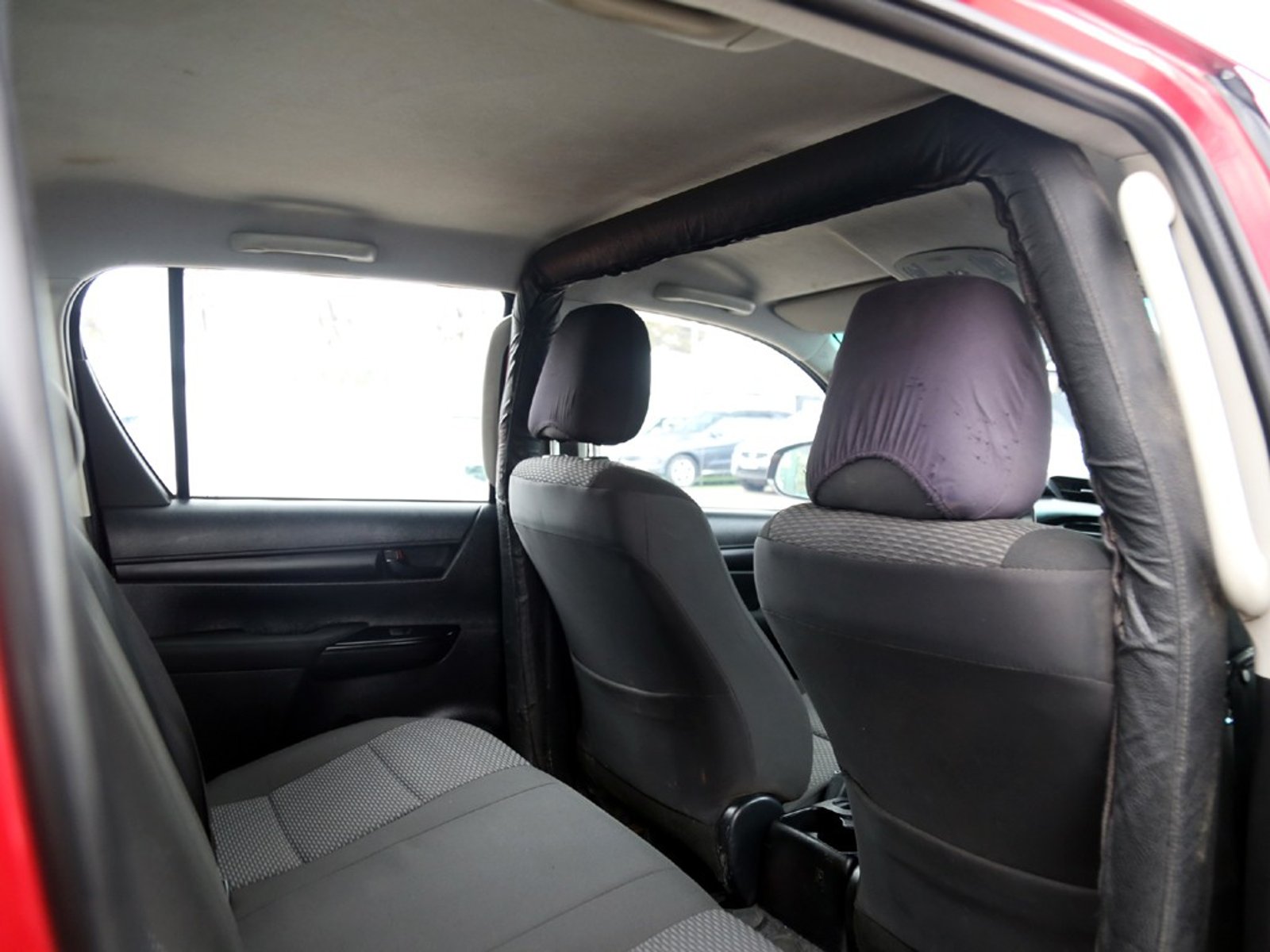 TOYOTA HILUX 2.4 DX 4x2 MT 2023 - Imagen 15 de 20