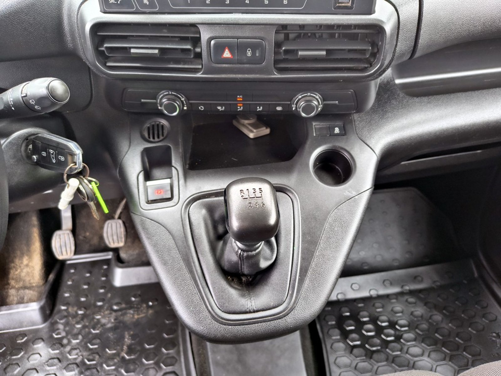 Peugeot PARTNER 1.5 L1 BLUEHDI 2023 - Imagen 13 de 17