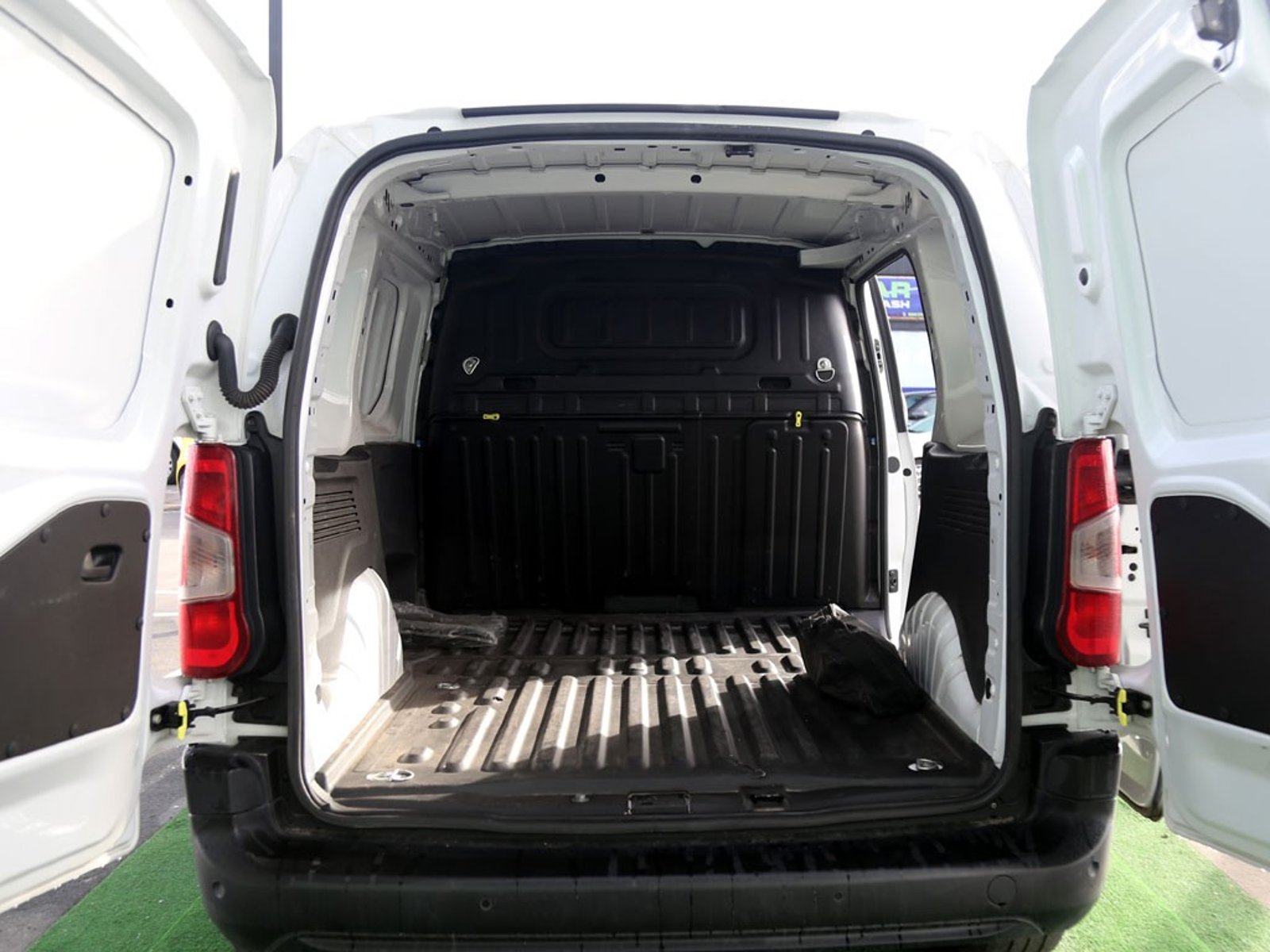 Peugeot PARTNER 1.5 L1 BLUEHDI 100 MT DIESEL 2023 - Imagen 10 de 20
