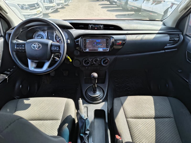 Toyota HILUX 2.4 Diesel 4x2 T/M 2023 - Imagen 16 de 20