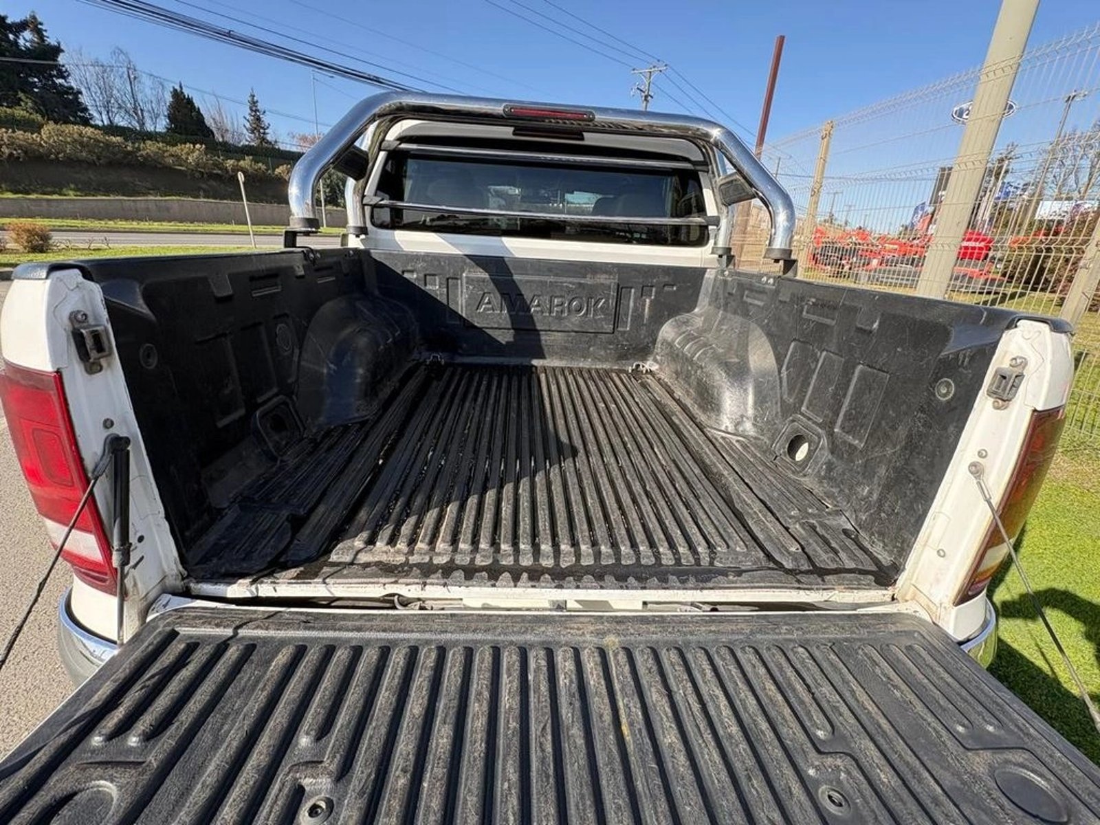 VOLKSWAGEN AMAROK HIGHLINE 4X4 2.0 AUT. 2023 - Imagen 13 de 13