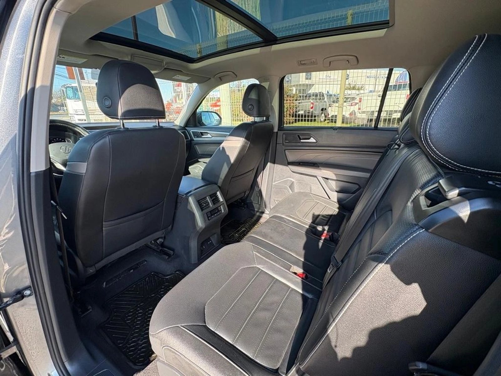 VOLKSWAGEN ATLAS LIMITED 4MOTION 2024 - Imagen 11 de 13