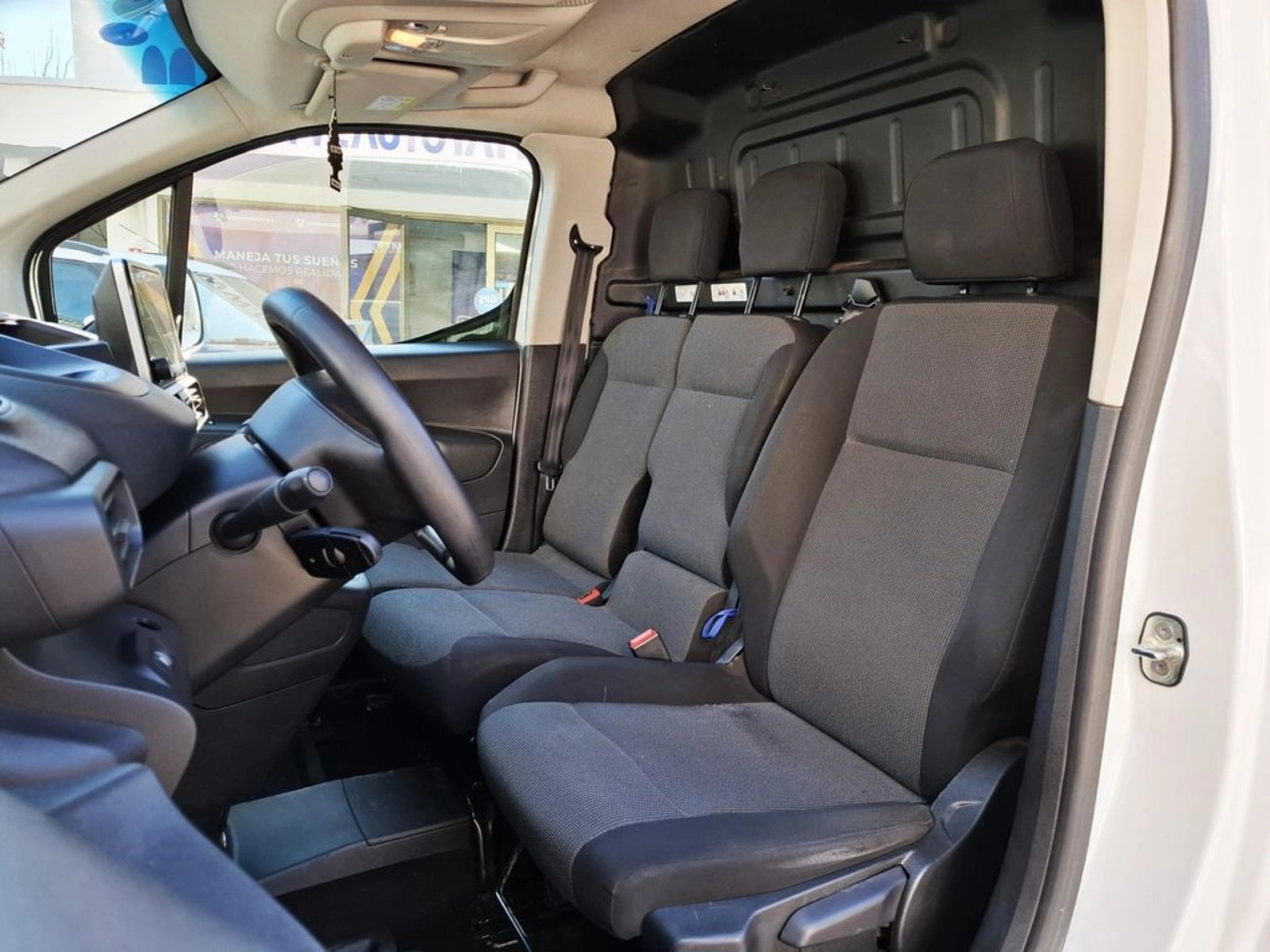 PEUGEOT PARTNER 1.5 2024 - Imagen 15 de 20