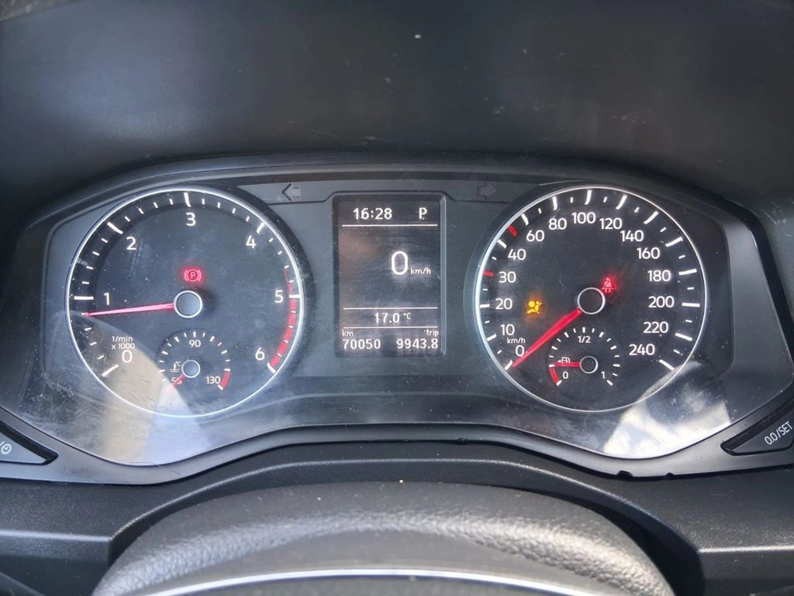 VOLKSWAGEN AMAROK 2.0 COMFORTLINE TDI DOHC 4X4 2.0 AT 2023 - Imagen 9 de 20