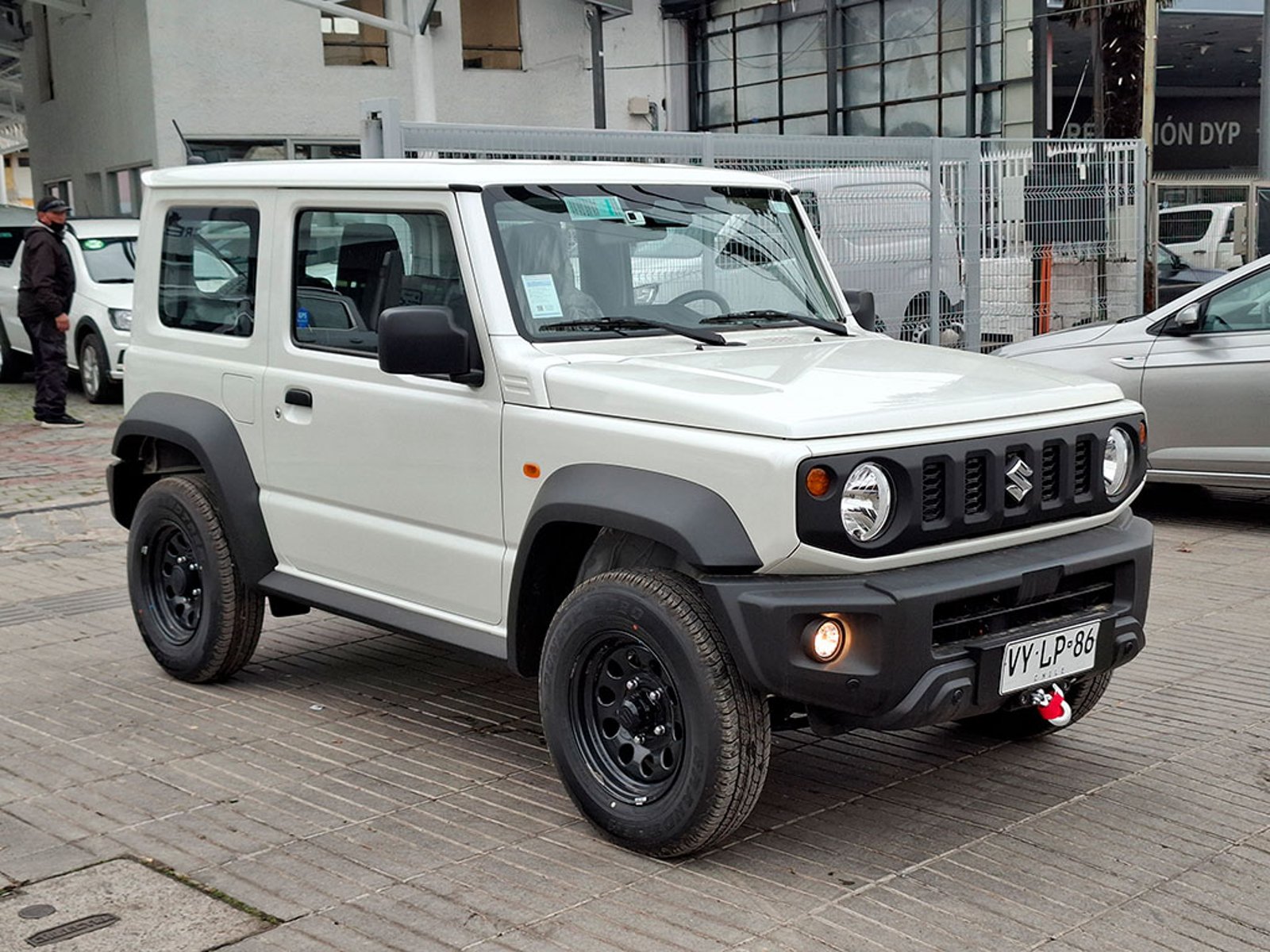 Suzuki JIMNY GL WINCHE MT 4X4 2026 - Imagen 3 de 20