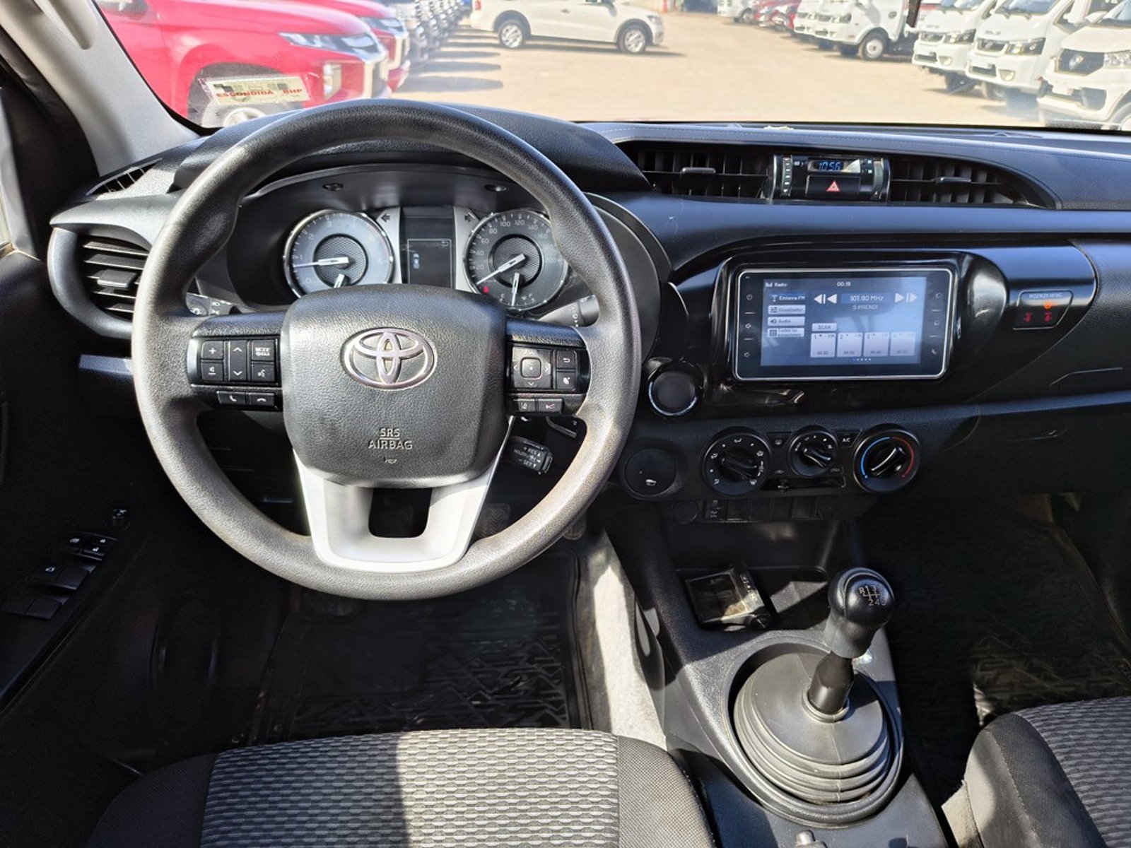 TOYOTA HILUX 2.4 DX 4X2 DIESEL MT 2023 - Imagen 16 de 16