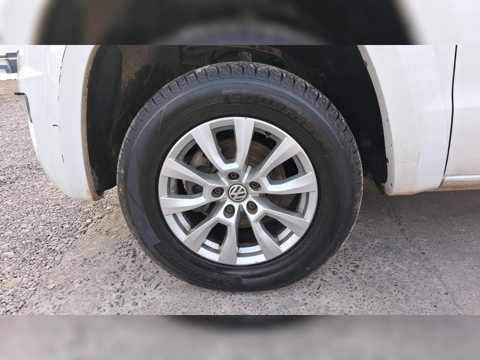 VOLKSWAGEN AMAROK 2.0 TRENDLINE  MT 4X4 DIESEL 2023 - Imagen 19 de 19