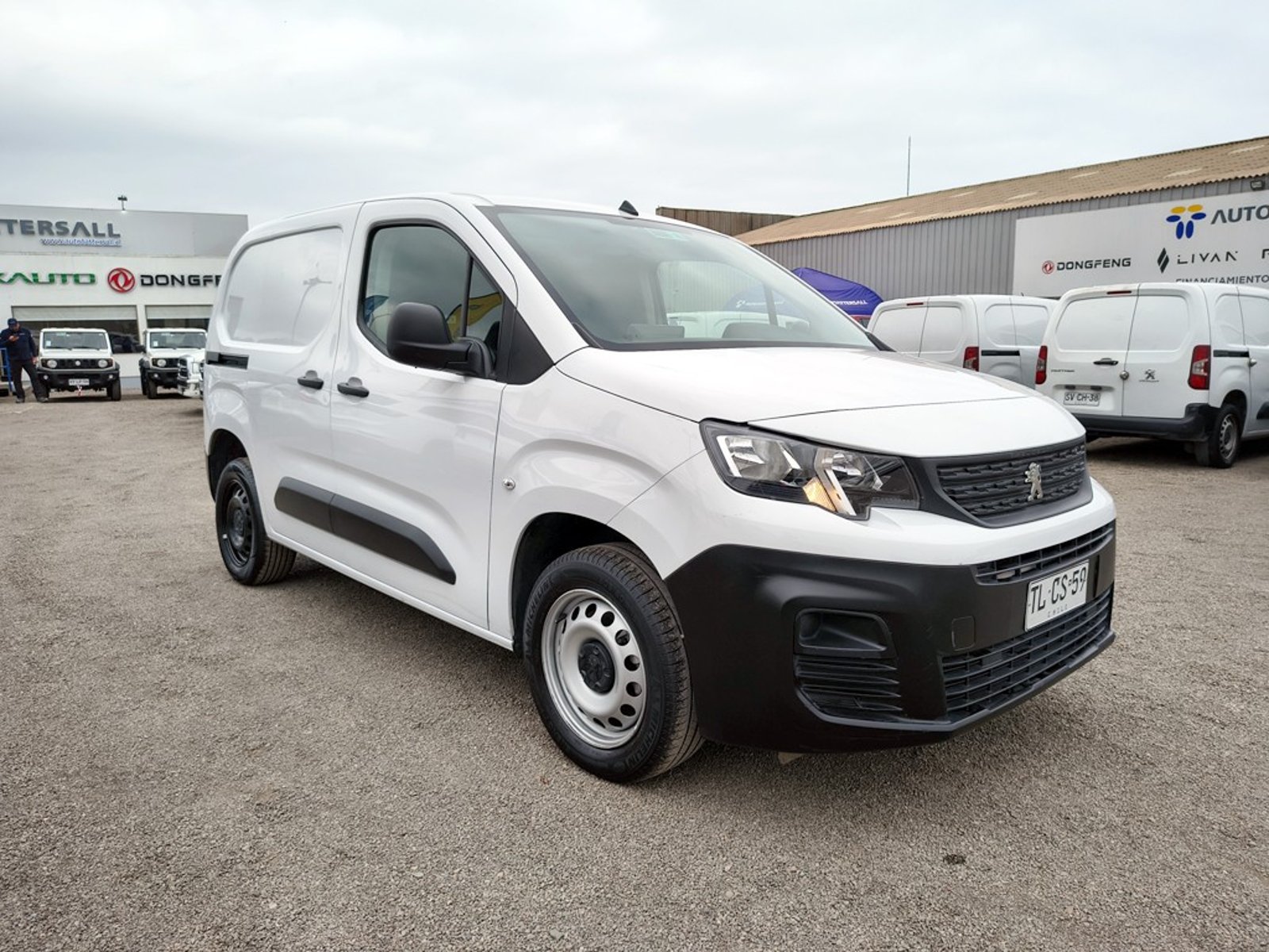 Peugeot PARTNER L1 1.5 Diesel 4X2 T/M 2024 - Foto 3 de 16