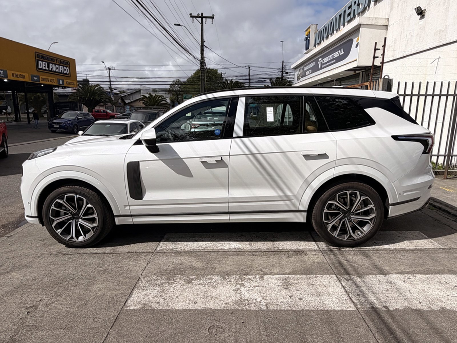 Lynk & Co 09 09 HALO Hibrido 4X4 T/A 2027 - Foto 5 de 20