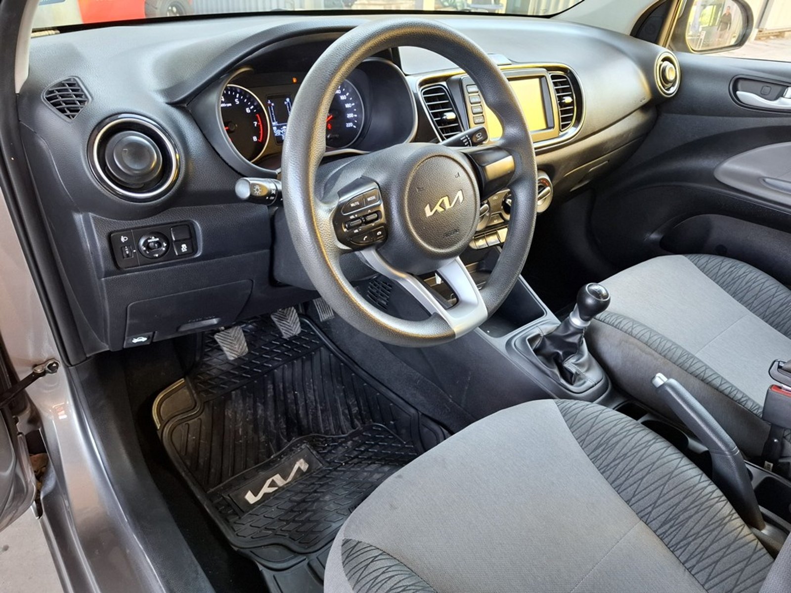 KIA SOLUTO LX 1.4 2023 - Imagen 12 de 20