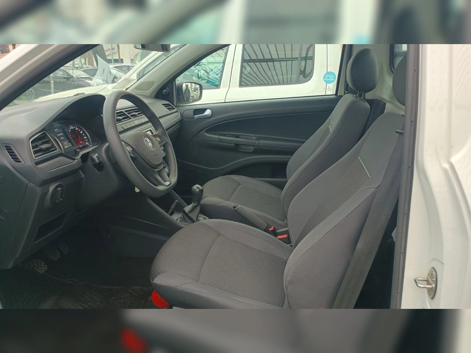VOLKSWAGEN SAVEIRO 1.6 CABINA SIMPLE MT 2023 - Imagen 9 de 12