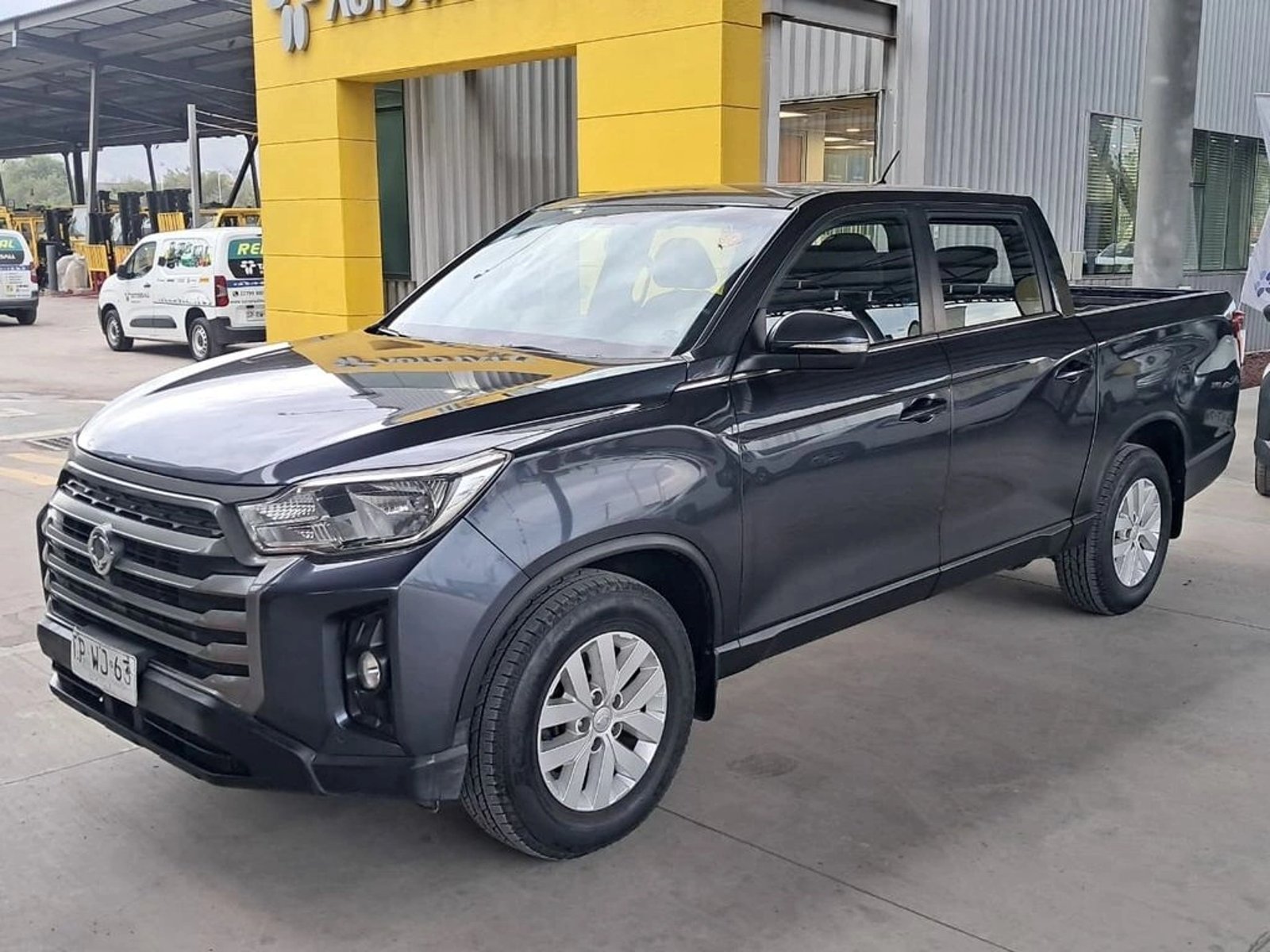 SsangYong GRAND MUSSO 2.2 DSL 4X2 MT 2024 - Foto 2 de 20