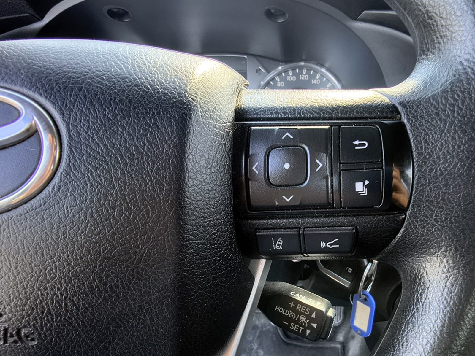 TOYOTA HILUX 2.4 DX 2022 - Imagen 15 de 20
