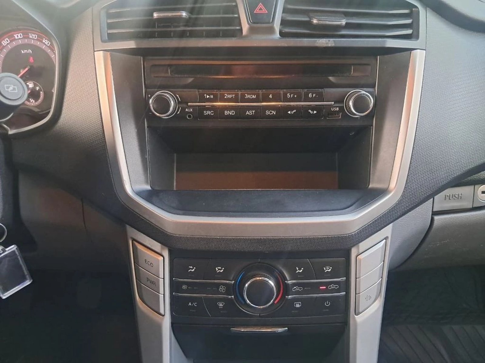 MAXUS T60 2.8 GL MT 4X4 2024 - Imagen 19 de 20