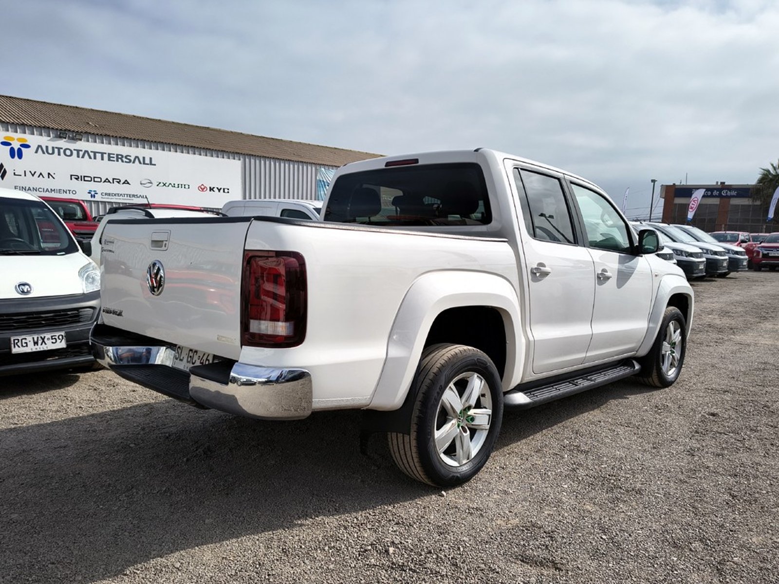 VOLKSWAGEN AMAROK 2.0 Highline AT 4X4 2023 - Imagen 7 de 20