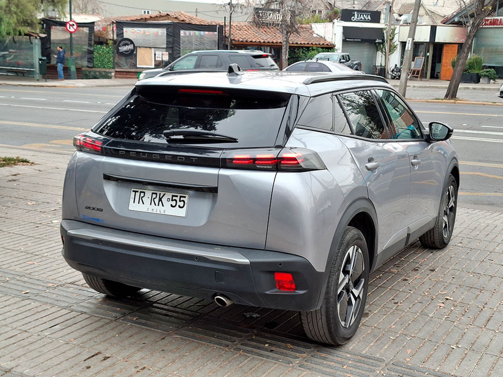 Peugeot 2008 1.5 ALLURE BLUEHDI 2025 - Imagen 6 de 20