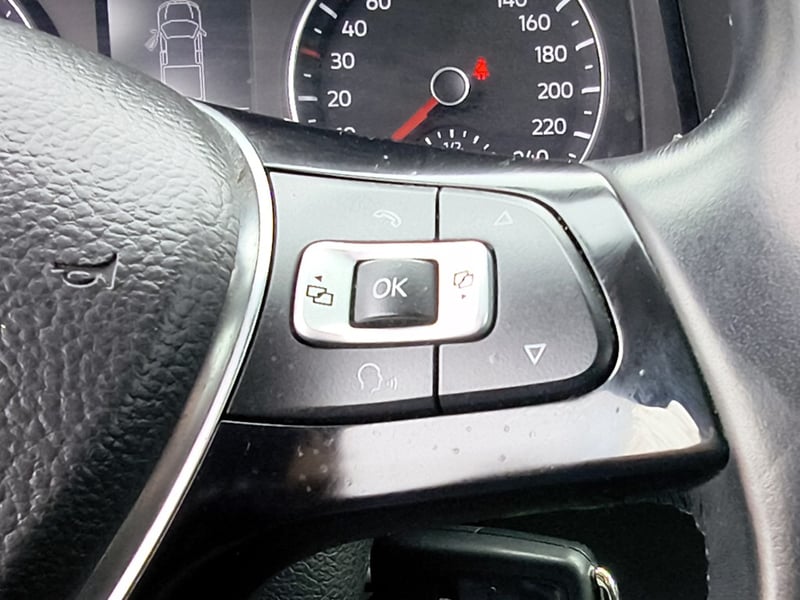 Volkswagen AMAROK 2.0 Diesel 4x2 T/M 2023 - Imagen 14 de 20