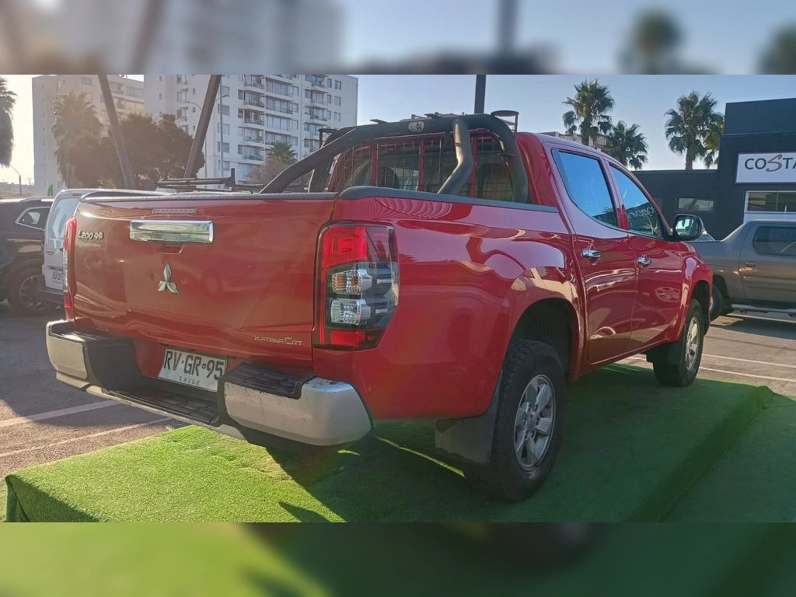 MITSUBISHI L200 2.4 KATANA CRT DIESEL  4X4 MT 4P 2022 - Imagen 6 de 12