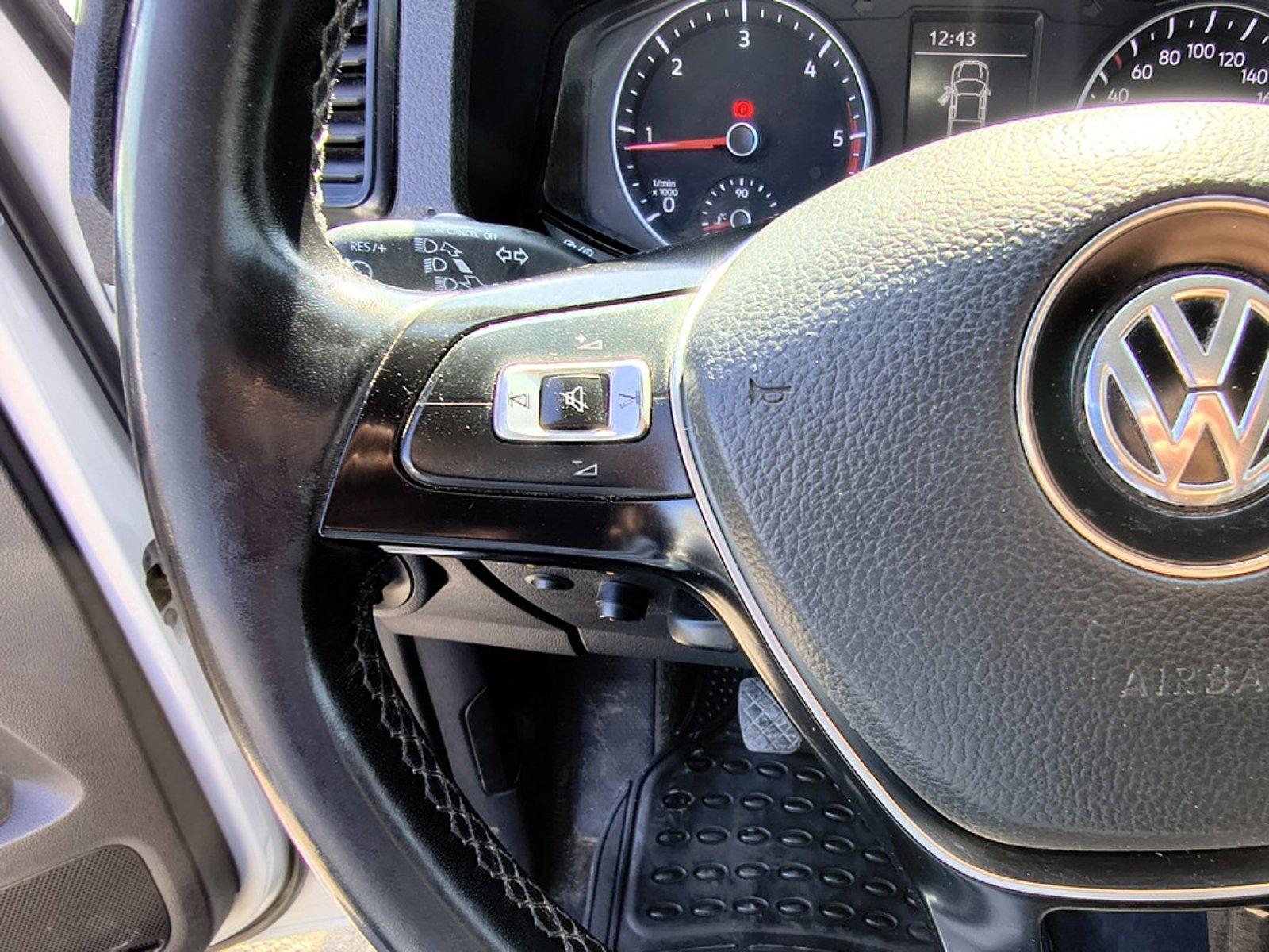 VOLKSWAGEN AMAROK 2.0 TRENDLINE 4MOTION 2023 - Imagen 14 de 20