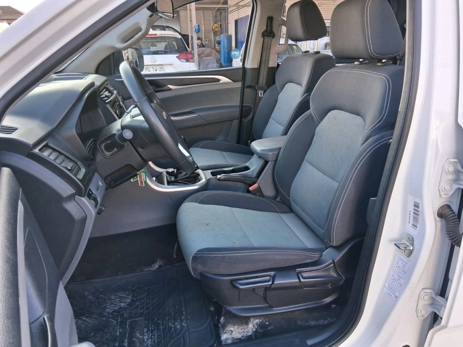 MAXUS T60 2.0 DX DIESEL 4X4 CAB. SIM. EURO6 6MT 2P 2024 - Imagen 16 de 18