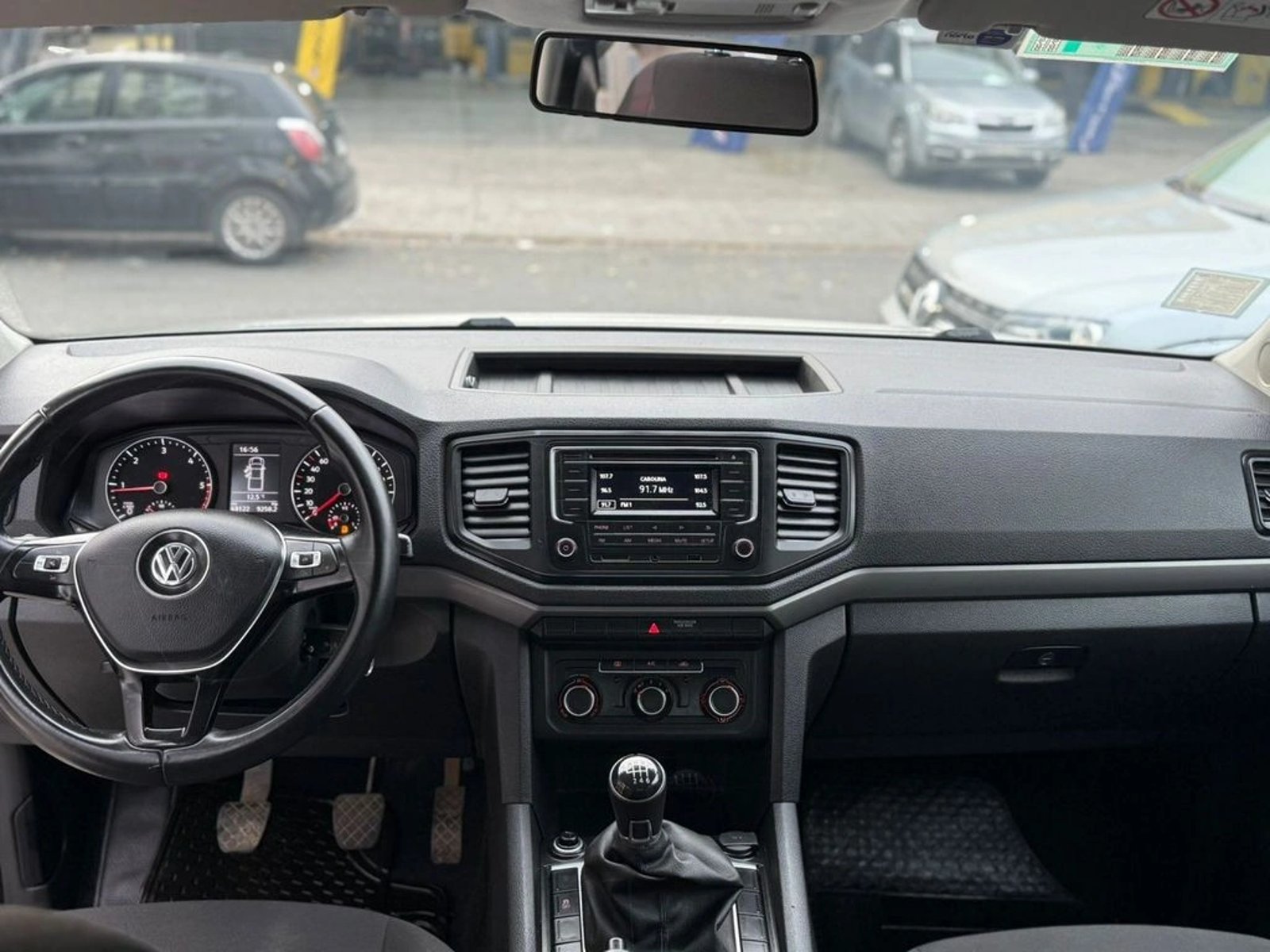 VOLKSWAGEN AMAROK 2.0 TRENDLINE 4X2 MT 2023 - Imagen 11 de 18