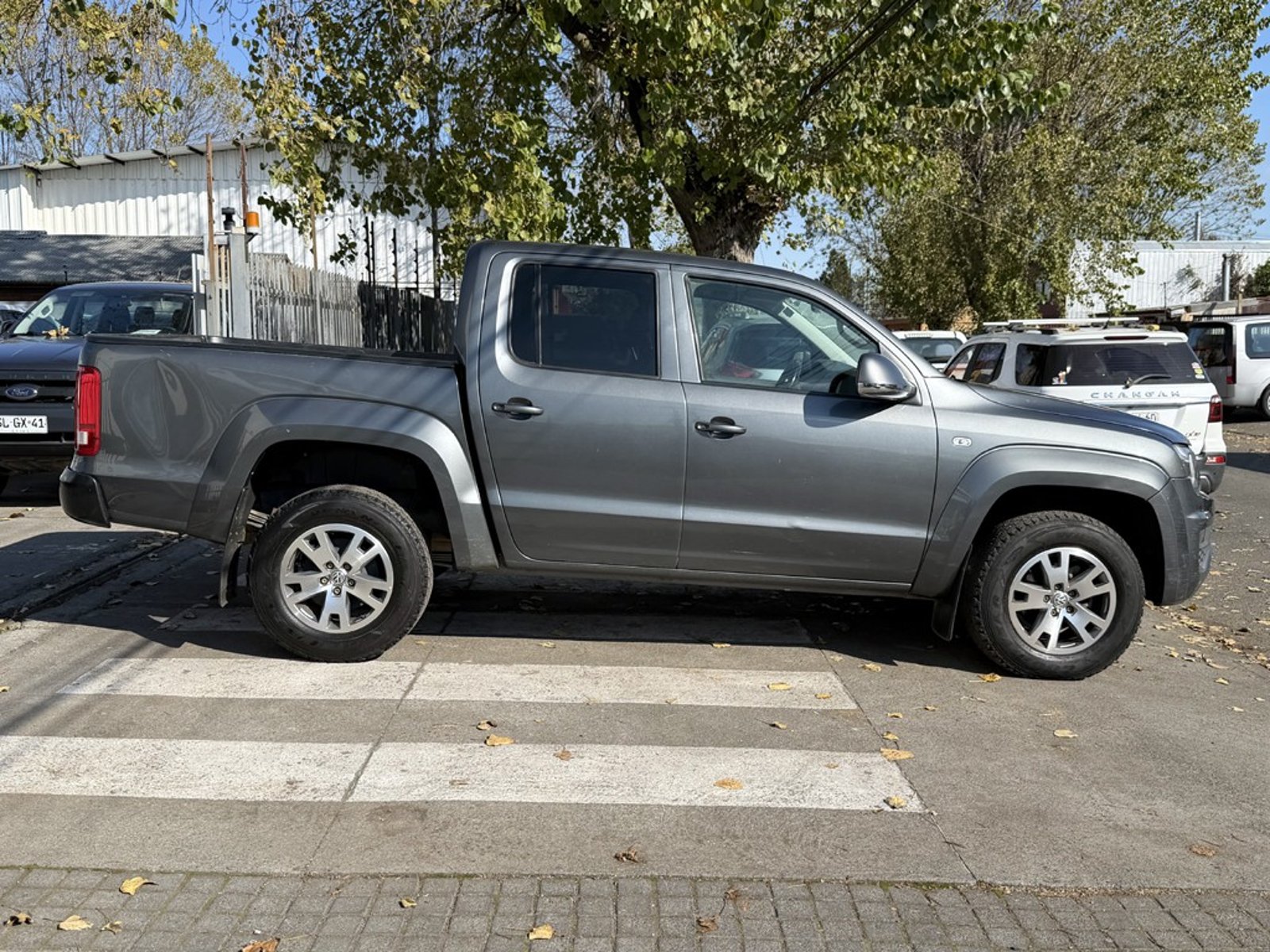 Volkswagen AMAROK 2.0 COMFORTLINE 4X4 AT 2023 - Foto 4 de 20