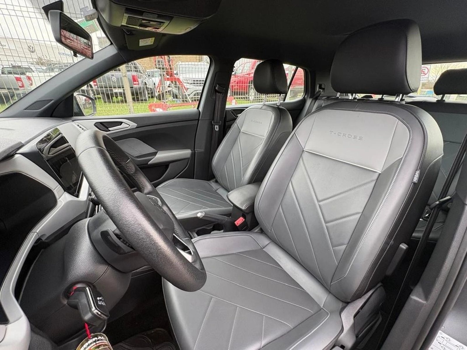 Volkswagen T-CROSS 1.0 TSI COMFORTLINE AT 2025 - Imagen 9 de 12