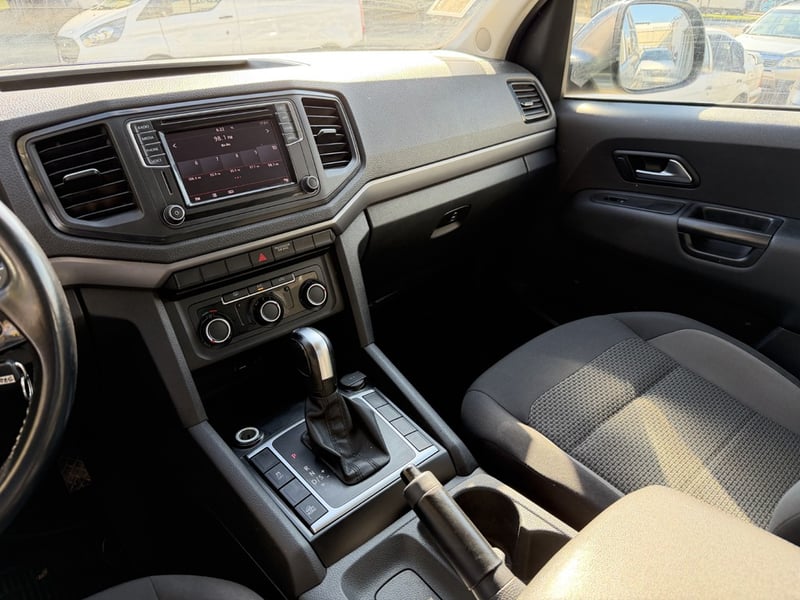Volkswagen AMAROK 2.0 COMFORTLINE 4X4 AT 2023 - Imagen 15 de 20